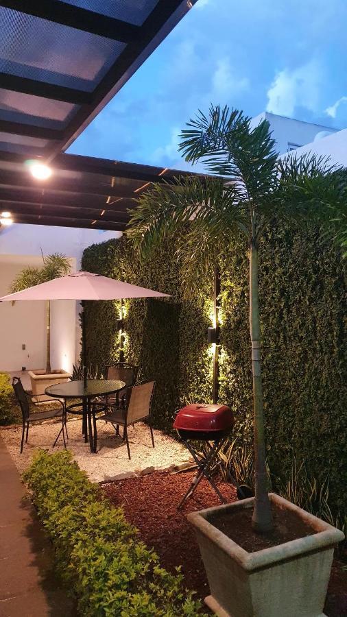 Casa Hector, Con Jacuzzi, Cerca Del Foro Gnp. Villa Merida Exterior photo
